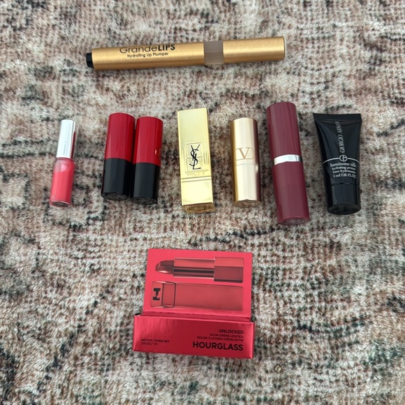 BEAUTY LOT - skincare, makeup, hair, fragrance - Picture 13 of 14